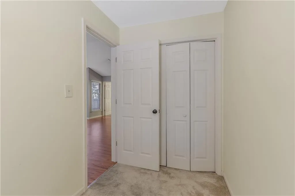 404 Garden Court, Sandy Springs, Georgia 30328, 3 Bedrooms Bedrooms, ,2 BathroomsBathrooms,Residential,Sold,404 Garden Court,6968459