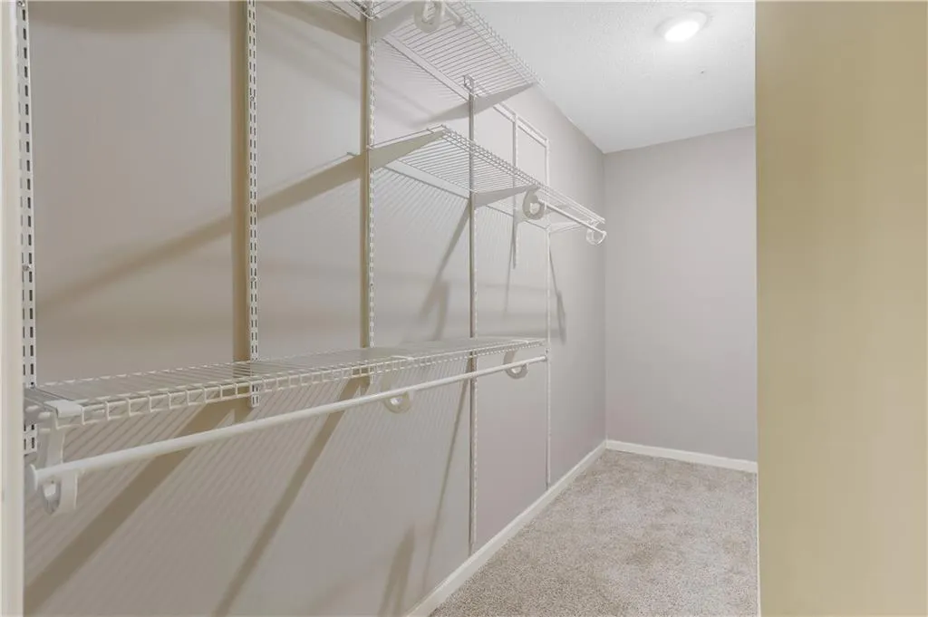 404 Garden Court, Sandy Springs, Georgia 30328, 3 Bedrooms Bedrooms, ,2 BathroomsBathrooms,Residential,Sold,404 Garden Court,6968459