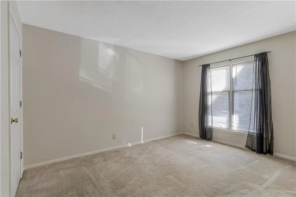 404 Garden Court, Sandy Springs, Georgia 30328, 3 Bedrooms Bedrooms, ,2 BathroomsBathrooms,Residential,Sold,404 Garden Court,6968459