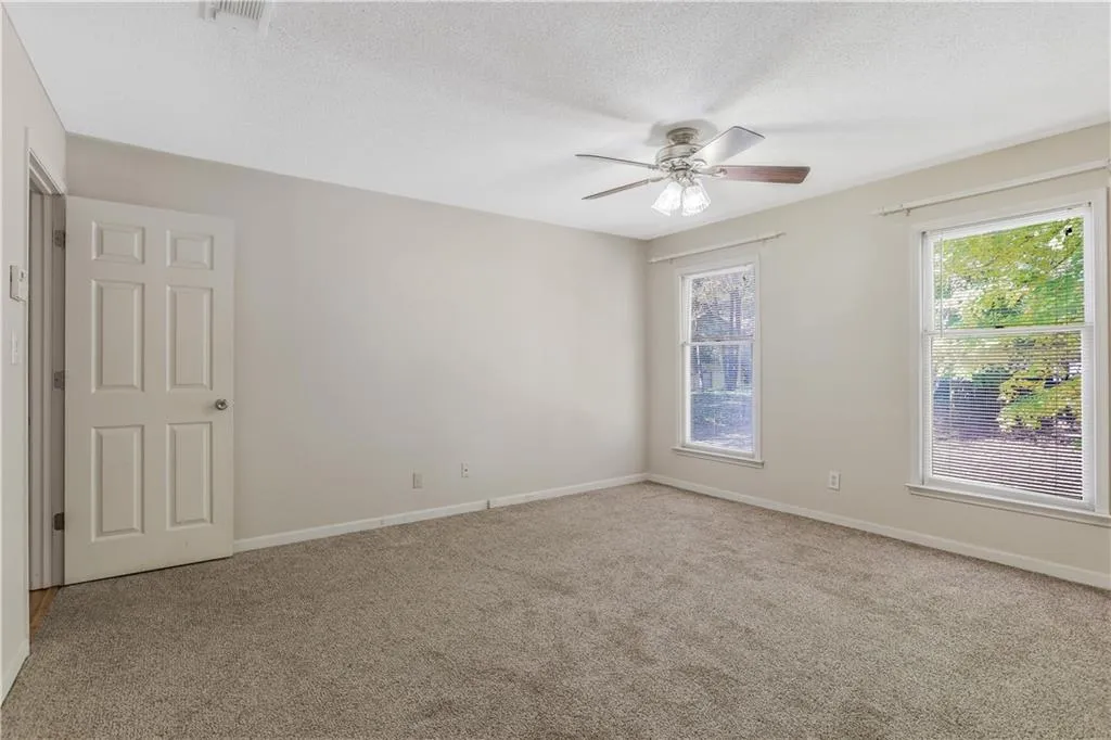 404 Garden Court, Sandy Springs, Georgia 30328, 3 Bedrooms Bedrooms, ,2 BathroomsBathrooms,Residential,Sold,404 Garden Court,6968459