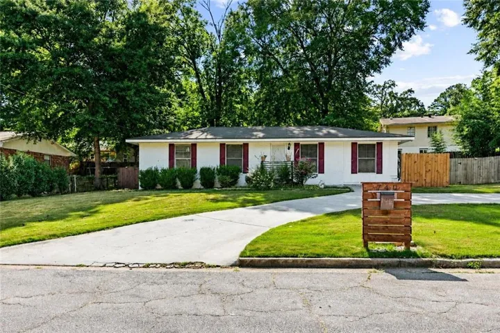 740 Tara Circle, Atlanta, Georgia 30354