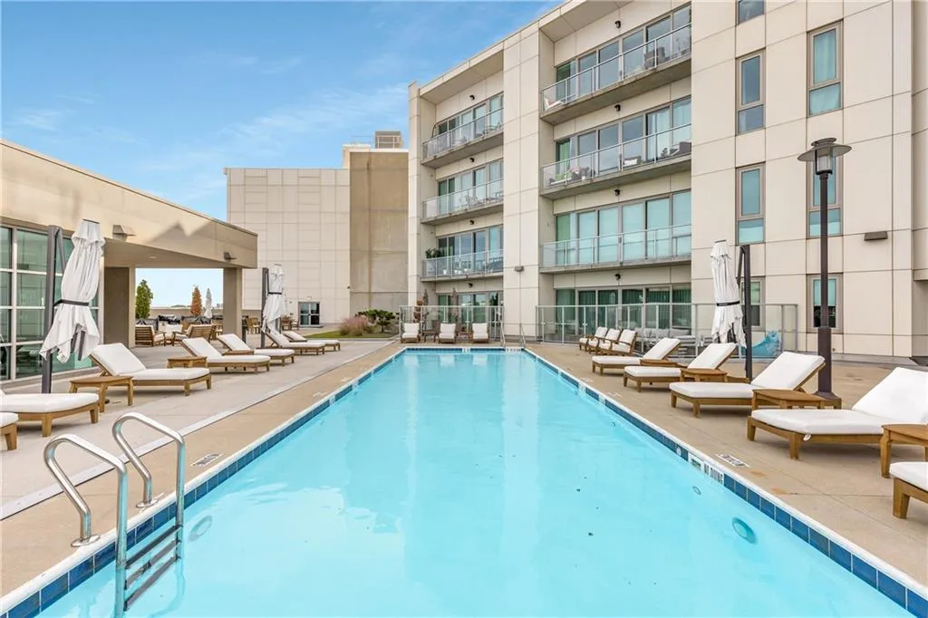 1100 Howell Mill Road Nw Unit 404, Atlanta, Georgia 30318, 1 Bedroom Bedrooms, ,1 BathroomBathrooms,Residential,For Sale,1100 Howell Mill Road Nw Unit 404,7661844