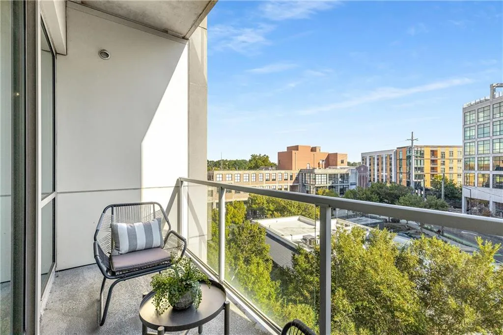 1100 Howell Mill Road Nw Unit 404, Atlanta, Georgia 30318, 1 Bedroom Bedrooms, ,1 BathroomBathrooms,Residential,For Sale,1100 Howell Mill Road Nw Unit 404,7661844