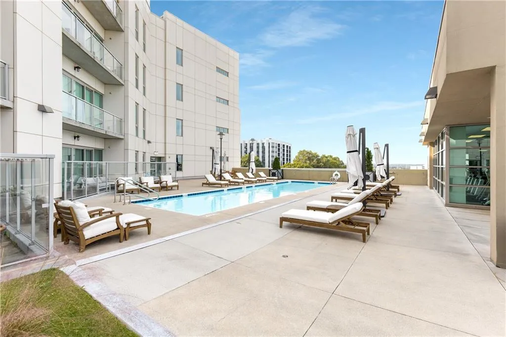 1100 Howell Mill Road Nw Unit 404, Atlanta, Georgia 30318, 1 Bedroom Bedrooms, ,1 BathroomBathrooms,Residential,For Sale,1100 Howell Mill Road Nw Unit 404,7661844