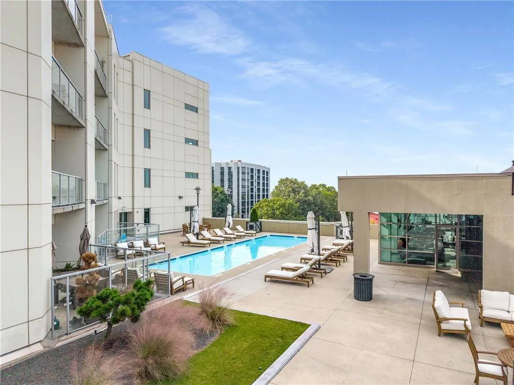 1100 Howell Mill Road Nw Unit 404, Atlanta, Georgia 30318, 1 Bedroom Bedrooms, ,1 BathroomBathrooms,Residential,For Sale,1100 Howell Mill Road Nw Unit 404,7661844