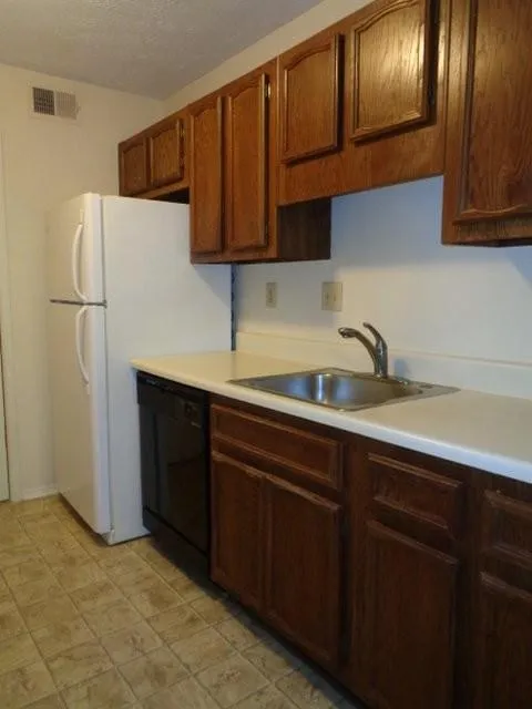 608 Natchez Trace, Atlanta, Georgia 30350, 2 Bedrooms Bedrooms, ,2 BathroomsBathrooms,Residential,Sold,608 Natchez Trace,7378564