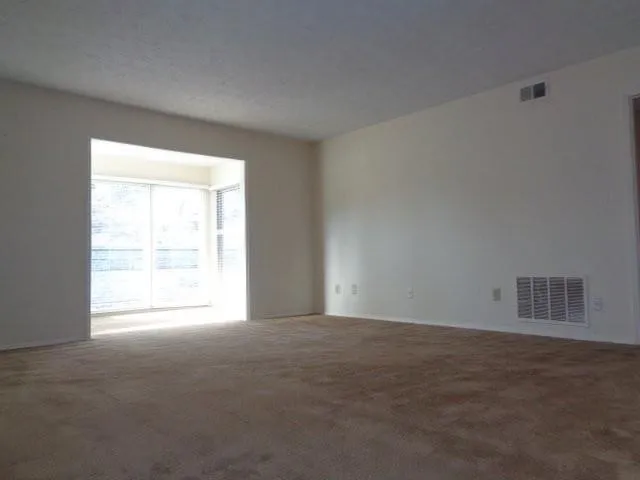 608 Natchez Trace, Atlanta, Georgia 30350, 2 Bedrooms Bedrooms, ,2 BathroomsBathrooms,Residential,Sold,608 Natchez Trace,7378564
