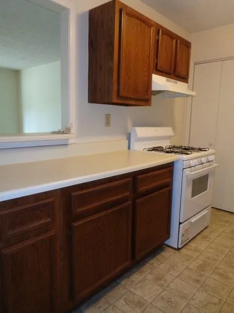 608 Natchez Trace, Atlanta, Georgia 30350, 2 Bedrooms Bedrooms, ,2 BathroomsBathrooms,Residential,Sold,608 Natchez Trace,7378564