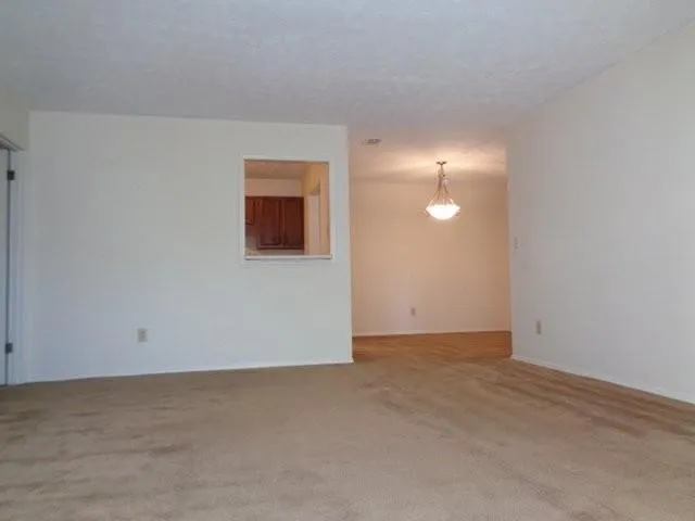 608 Natchez Trace, Atlanta, Georgia 30350, 2 Bedrooms Bedrooms, ,2 BathroomsBathrooms,Residential,Sold,608 Natchez Trace,7378564