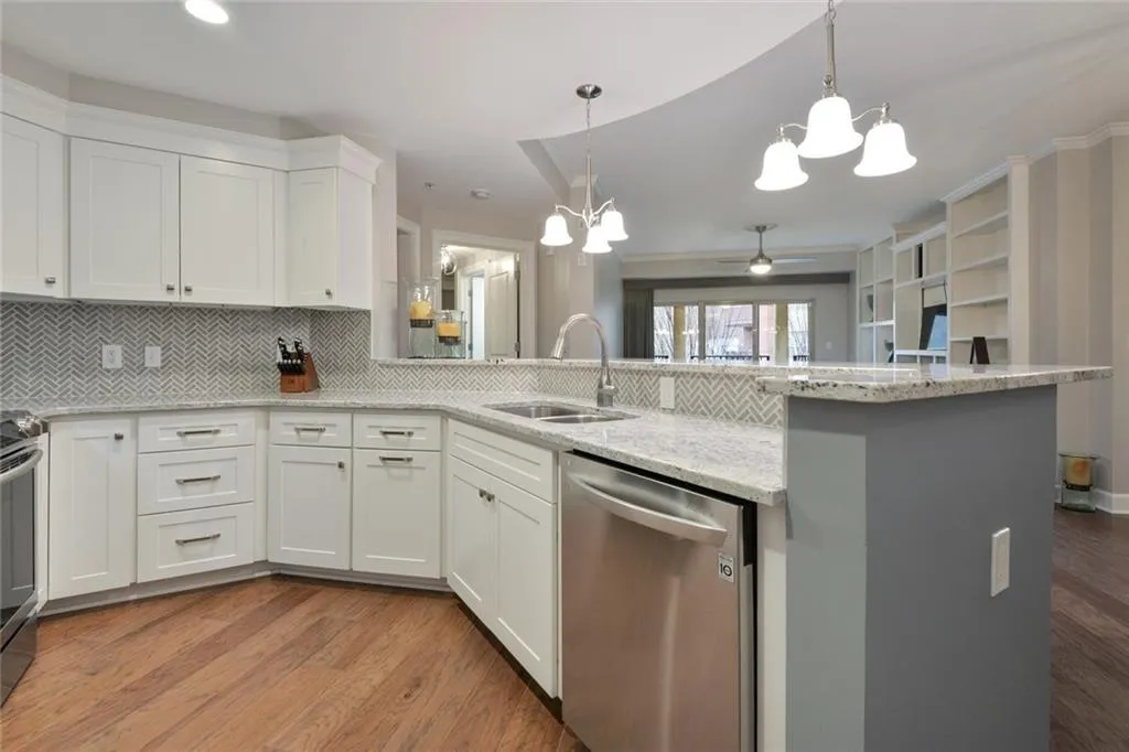 200 River Vista Drive Unit 418, Atlanta, Georgia 30339, 2 Bedrooms Bedrooms, ,2 BathroomsBathrooms,Residential,Sold,200 River Vista Drive Unit 418,6840586