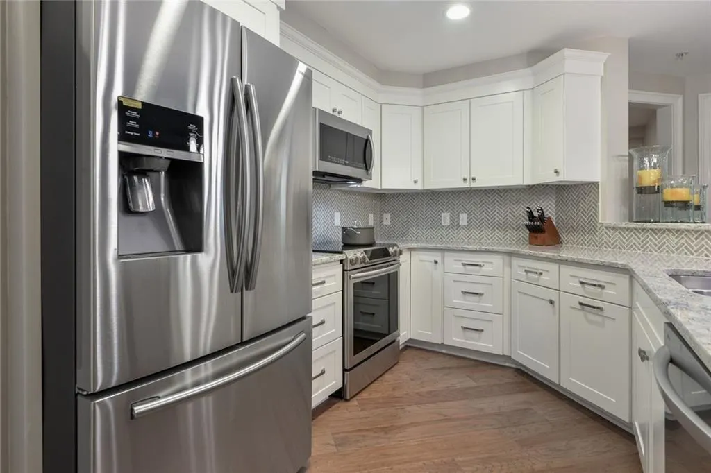 200 River Vista Drive Unit 418, Atlanta, Georgia 30339, 2 Bedrooms Bedrooms, ,2 BathroomsBathrooms,Residential,Sold,200 River Vista Drive Unit 418,6840586