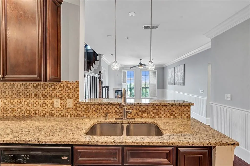 901 Abernathy Road Ne Unit 6250, Atlanta, Georgia 30328, 3 Bedrooms Bedrooms, ,2 BathroomsBathrooms,Residential,Sold,901 Abernathy Road Ne Unit 6250,7392142