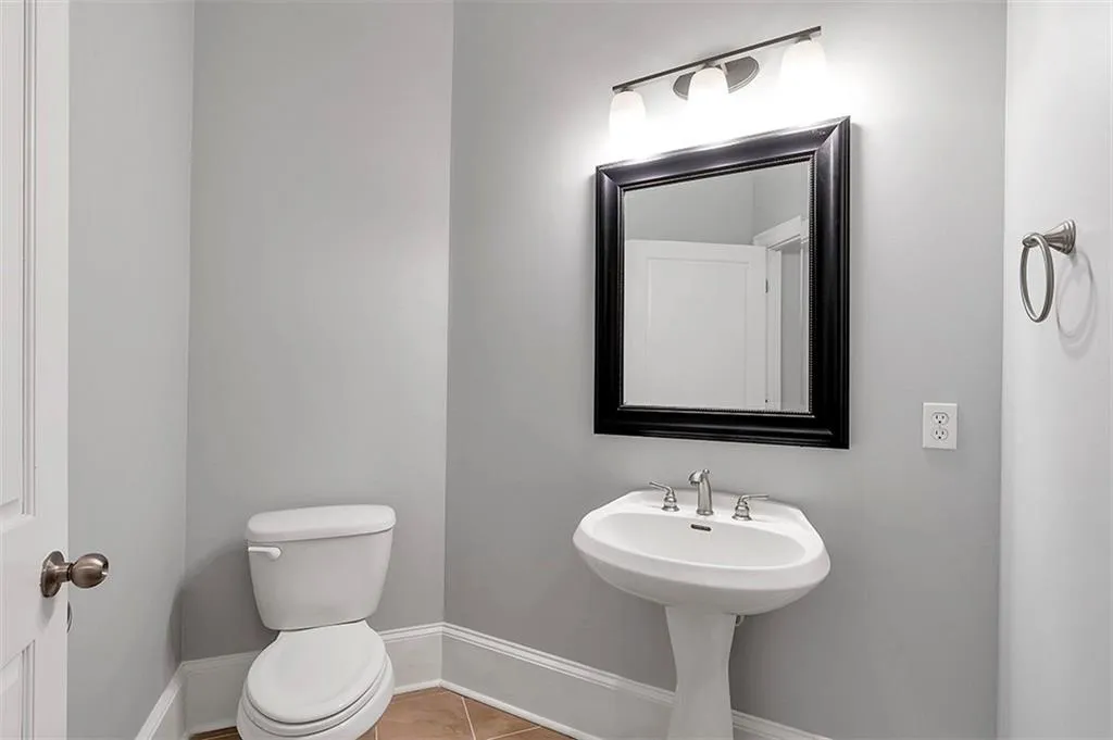 901 Abernathy Road Ne Unit 6250, Atlanta, Georgia 30328, 3 Bedrooms Bedrooms, ,2 BathroomsBathrooms,Residential,Sold,901 Abernathy Road Ne Unit 6250,7392142