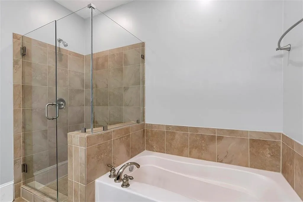 901 Abernathy Road Ne Unit 6250, Atlanta, Georgia 30328, 3 Bedrooms Bedrooms, ,2 BathroomsBathrooms,Residential,Sold,901 Abernathy Road Ne Unit 6250,7392142