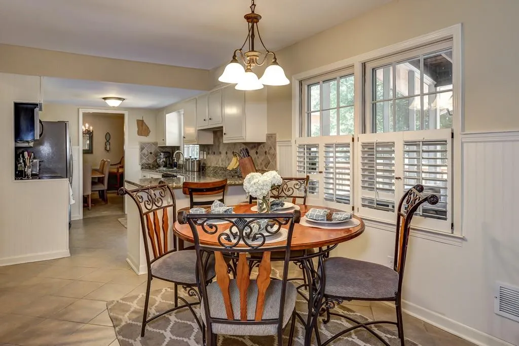 7100 Glenridge Drive, Sandy Springs, Georgia 30328, 4 Bedrooms Bedrooms, ,2 BathroomsBathrooms,Residential,Sold,7100 Glenridge Drive,5596932
