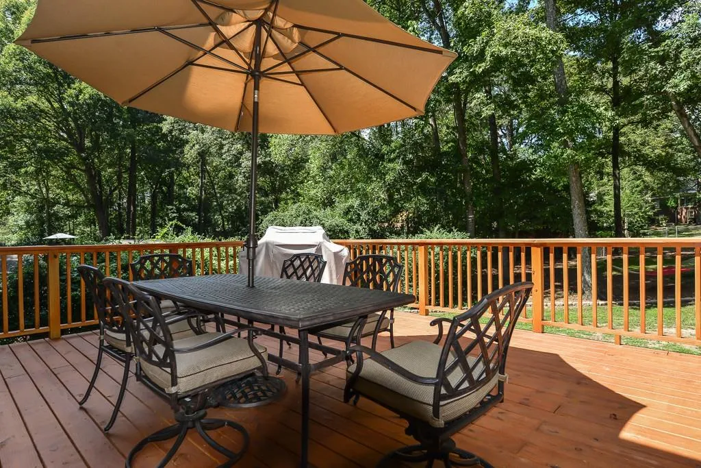 7100 Glenridge Drive, Sandy Springs, Georgia 30328, 4 Bedrooms Bedrooms, ,2 BathroomsBathrooms,Residential,Sold,7100 Glenridge Drive,5596932