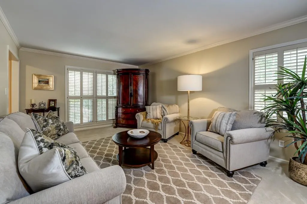 7100 Glenridge Drive, Sandy Springs, Georgia 30328, 4 Bedrooms Bedrooms, ,2 BathroomsBathrooms,Residential,Sold,7100 Glenridge Drive,5596932