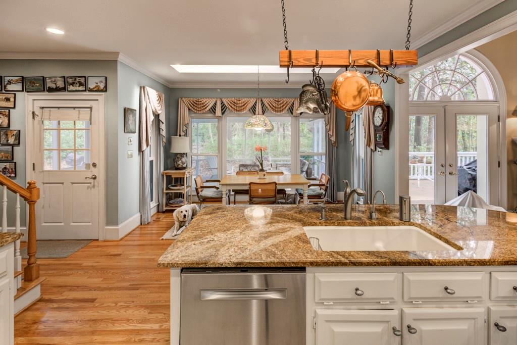 320 Morgan Farm Court, Sandy Springs, Georgia 30342, 6 Bedrooms Bedrooms, ,4 BathroomsBathrooms,Residential,Sold,320 Morgan Farm Court,7333812