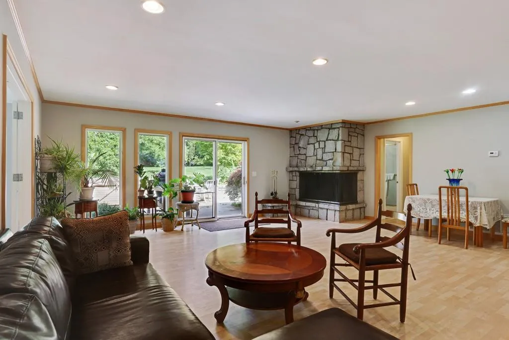 7355 Twin Branch Road, Sandy Springs, Georgia 30328, 4 Bedrooms Bedrooms, ,3 BathroomsBathrooms,Residential,Sold,7355 Twin Branch Road,5843784