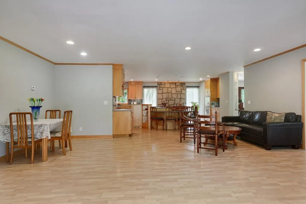 7355 Twin Branch Road, Sandy Springs, Georgia 30328, 4 Bedrooms Bedrooms, ,3 BathroomsBathrooms,Residential,Sold,7355 Twin Branch Road,5843784 7355 Twin Branch Road, Sandy Springs, Georgia 30328, 4 Bedrooms Bedrooms, ,3 BathroomsBathrooms,Residential,Sold,7355 Twin Branch Road,5843784