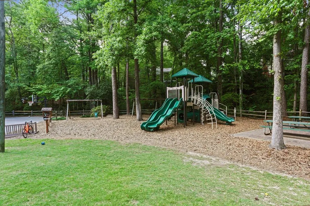 7355 Twin Branch Road, Sandy Springs, Georgia 30328, 4 Bedrooms Bedrooms, ,3 BathroomsBathrooms,Residential,Sold,7355 Twin Branch Road,5843784