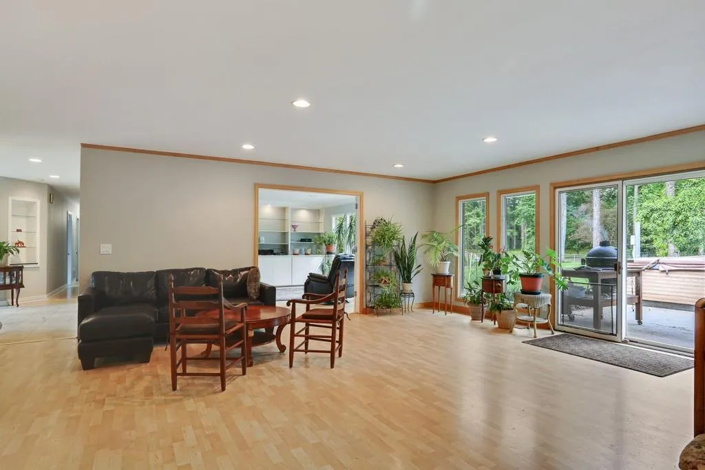7355 Twin Branch Road, Sandy Springs, Georgia 30328, 4 Bedrooms Bedrooms, ,3 BathroomsBathrooms,Residential,Sold,7355 Twin Branch Road,5843784