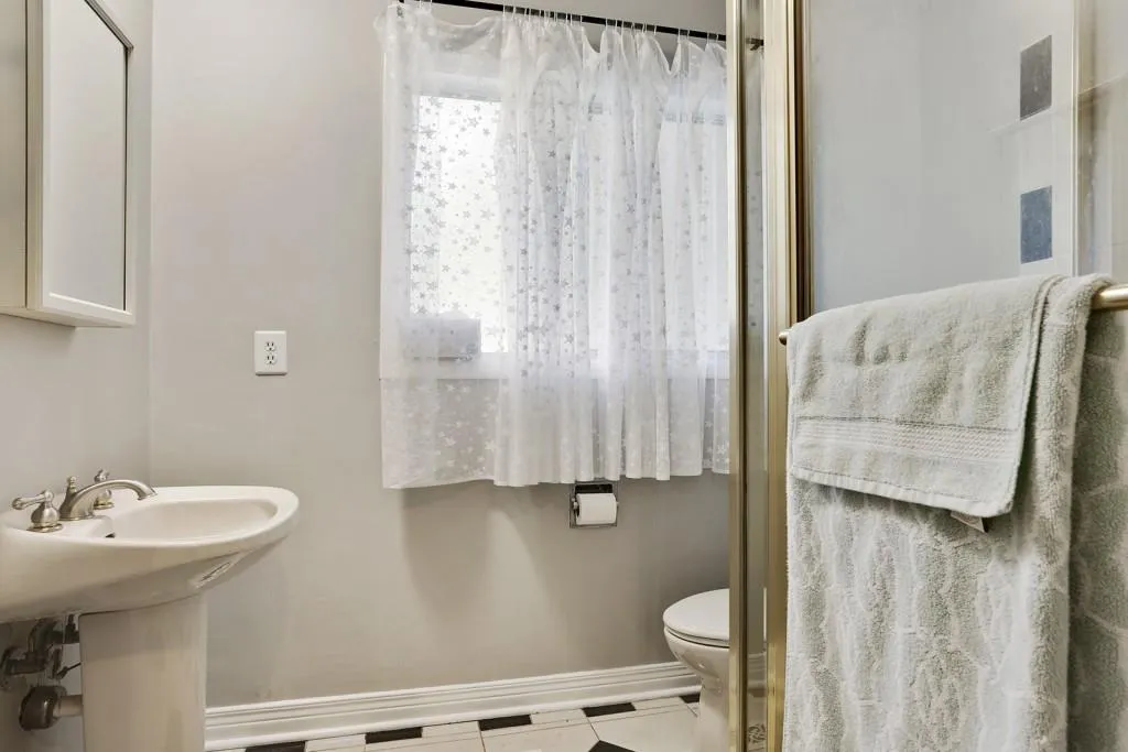 7355 Twin Branch Road, Sandy Springs, Georgia 30328, 4 Bedrooms Bedrooms, ,3 BathroomsBathrooms,Residential,Sold,7355 Twin Branch Road,5843784