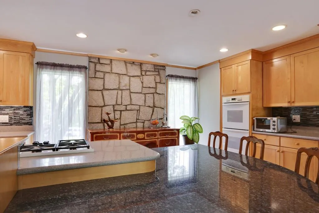 7355 Twin Branch Road, Sandy Springs, Georgia 30328, 4 Bedrooms Bedrooms, ,3 BathroomsBathrooms,Residential,Sold,7355 Twin Branch Road,5843784 7355 Twin Branch Road, Sandy Springs, Georgia 30328, 4 Bedrooms Bedrooms, ,3 BathroomsBathrooms,Residential,Sold,7355 Twin Branch Road,5843784