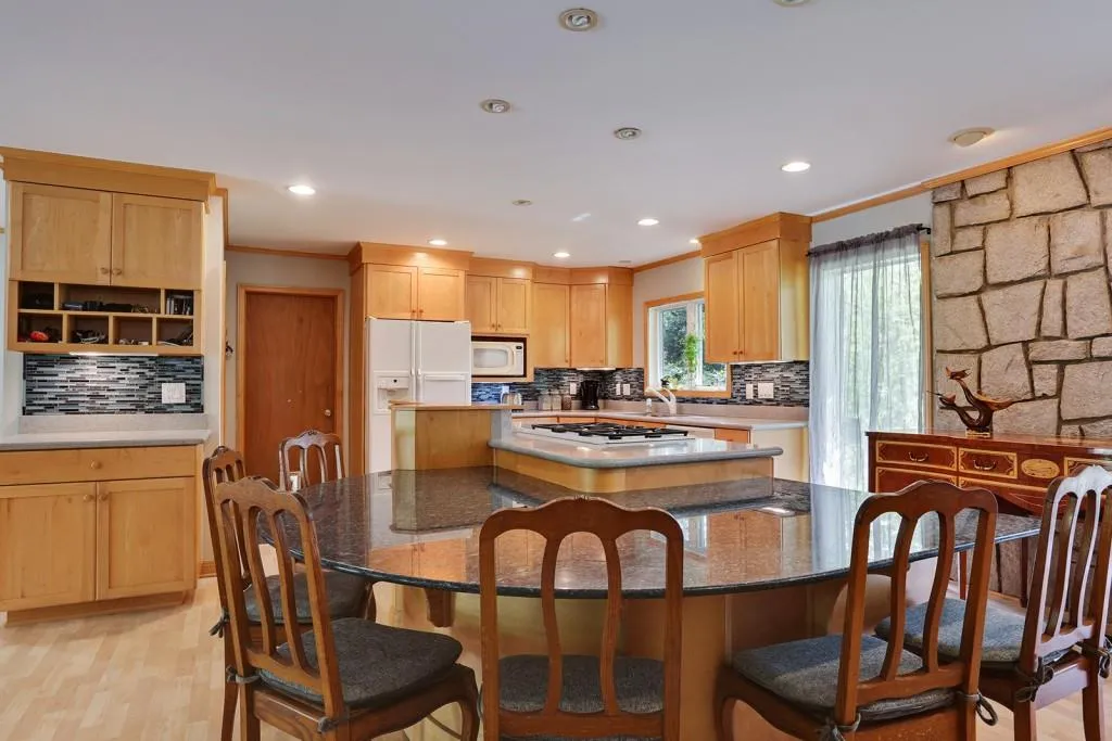 7355 Twin Branch Road, Sandy Springs, Georgia 30328, 4 Bedrooms Bedrooms, ,3 BathroomsBathrooms,Residential,Sold,7355 Twin Branch Road,5843784 7355 Twin Branch Road, Sandy Springs, Georgia 30328, 4 Bedrooms Bedrooms, ,3 BathroomsBathrooms,Residential,Sold,7355 Twin Branch Road,5843784