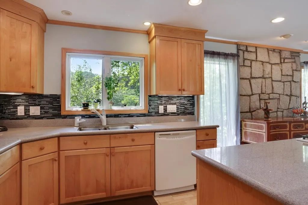 7355 Twin Branch Road, Sandy Springs, Georgia 30328, 4 Bedrooms Bedrooms, ,3 BathroomsBathrooms,Residential,Sold,7355 Twin Branch Road,5843784 7355 Twin Branch Road, Sandy Springs, Georgia 30328, 4 Bedrooms Bedrooms, ,3 BathroomsBathrooms,Residential,Sold,7355 Twin Branch Road,5843784