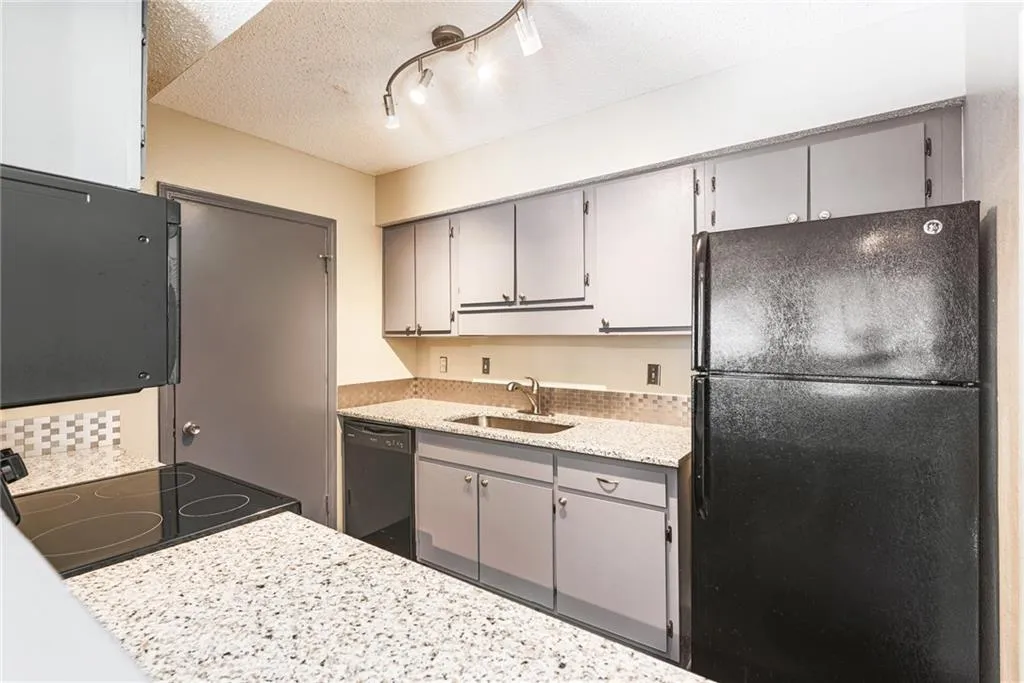 1606 Wingate Way Unit 1606, Sandy Springs, Georgia 30350, 1 Bedroom Bedrooms, ,1 BathroomBathrooms,Residential,Sold,1606 Wingate Way Unit 1606,6672563