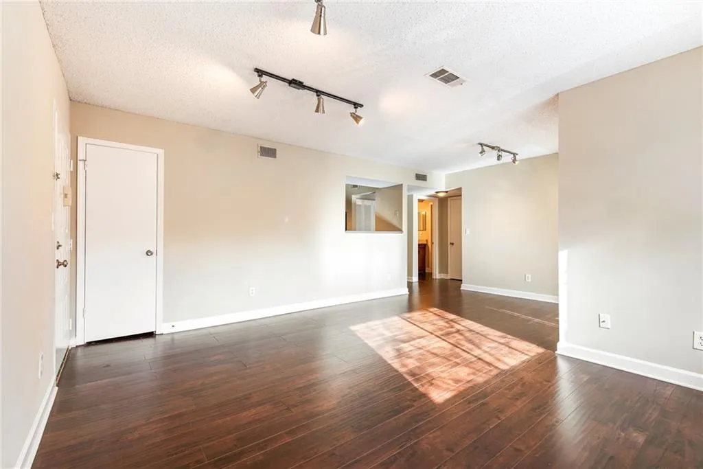 1606 Wingate Way Unit 1606, Sandy Springs, Georgia 30350, 1 Bedroom Bedrooms, ,1 BathroomBathrooms,Residential,Sold,1606 Wingate Way Unit 1606,6672563