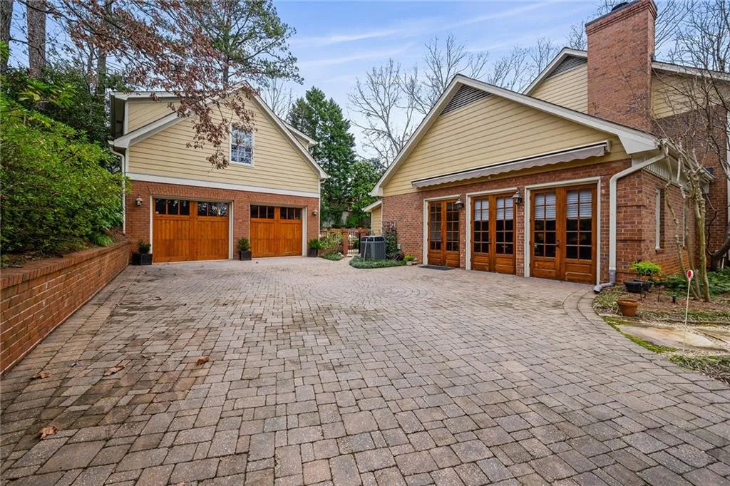 160 Zeblin Road, Atlanta, Georgia 30342, 5 Bedrooms Bedrooms, ,5 BathroomsBathrooms,Residential,Sold,160 Zeblin Road,6691285