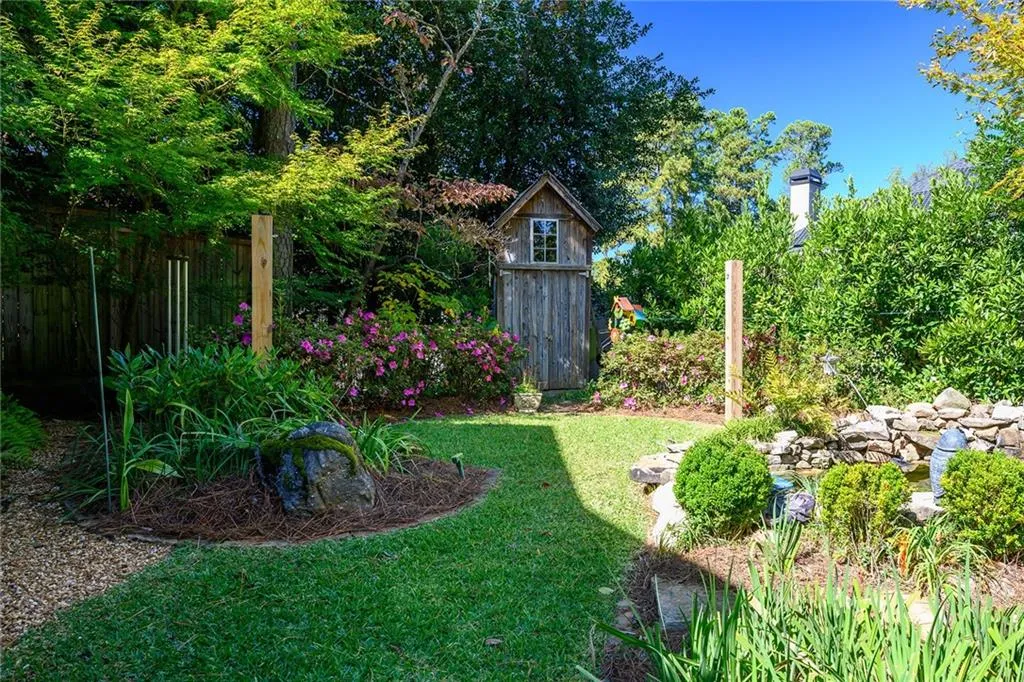 160 Zeblin Road, Atlanta, Georgia 30342, 5 Bedrooms Bedrooms, ,5 BathroomsBathrooms,Residential,Sold,160 Zeblin Road,6691285