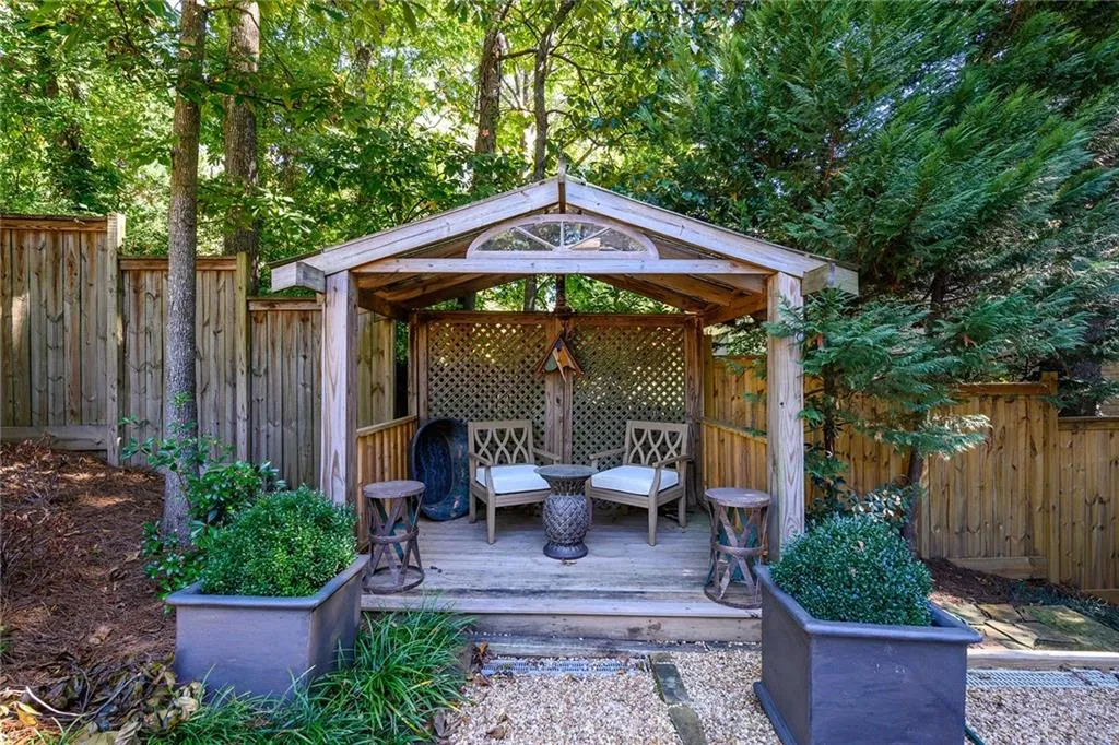 160 Zeblin Road, Atlanta, Georgia 30342, 5 Bedrooms Bedrooms, ,5 BathroomsBathrooms,Residential,Sold,160 Zeblin Road,6691285