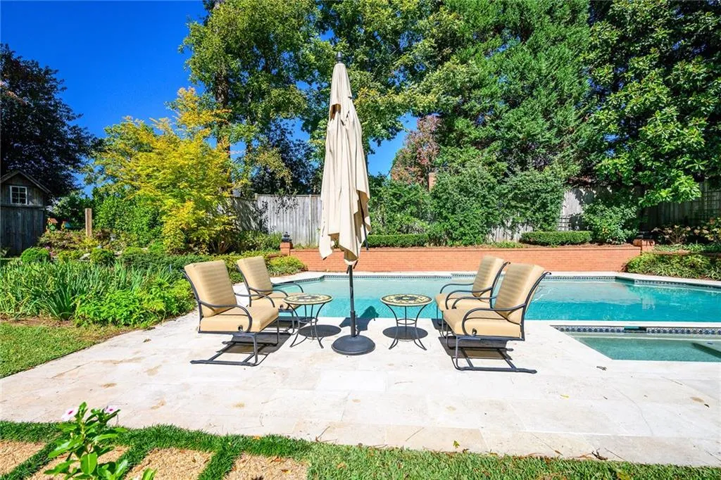 160 Zeblin Road, Atlanta, Georgia 30342, 5 Bedrooms Bedrooms, ,5 BathroomsBathrooms,Residential,Sold,160 Zeblin Road,6691285