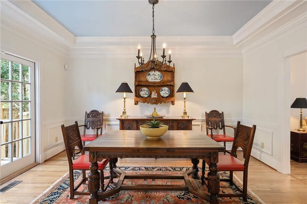 160 Zeblin Road, Atlanta, Georgia 30342, 5 Bedrooms Bedrooms, ,5 BathroomsBathrooms,Residential,Sold,160 Zeblin Road,6691285