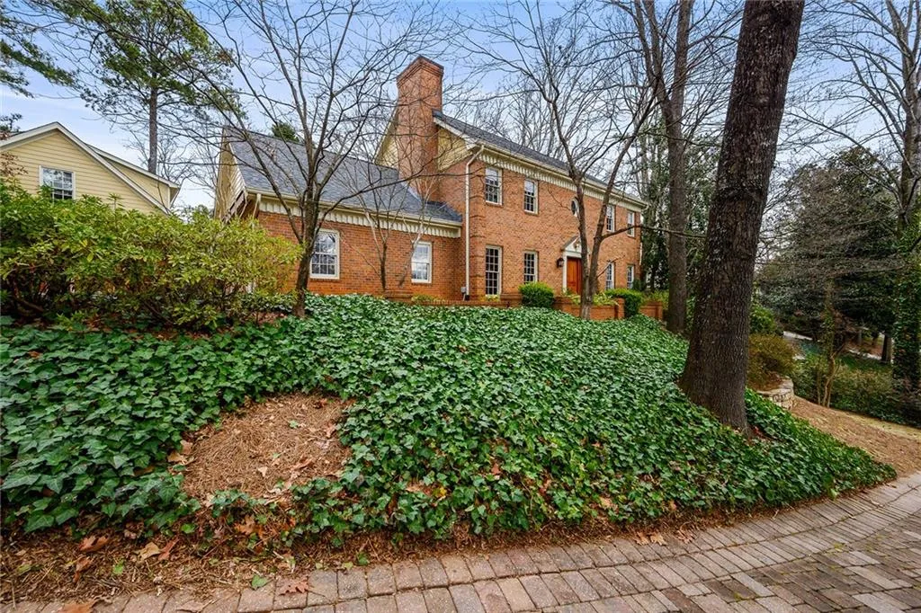 160 Zeblin Road, Atlanta, Georgia 30342, 5 Bedrooms Bedrooms, ,5 BathroomsBathrooms,Residential,Sold,160 Zeblin Road,6691285