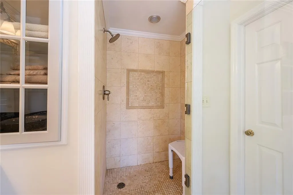 160 Zeblin Road, Atlanta, Georgia 30342, 5 Bedrooms Bedrooms, ,5 BathroomsBathrooms,Residential,Sold,160 Zeblin Road,6691285