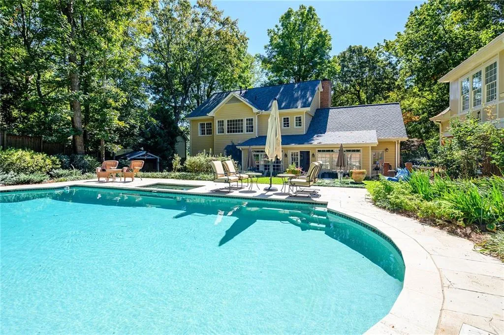 160 Zeblin Road, Atlanta, Georgia 30342, 5 Bedrooms Bedrooms, ,5 BathroomsBathrooms,Residential,Sold,160 Zeblin Road,6691285