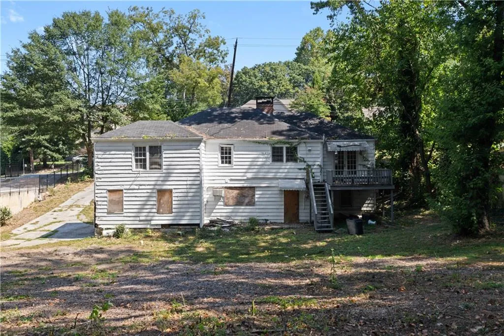 2102 E Roxboro Road, Brookhaven, Georgia 30324, 2 Bedrooms Bedrooms, ,1 BathroomBathrooms,Residential,For Sale,2102 E Roxboro Road,7651066