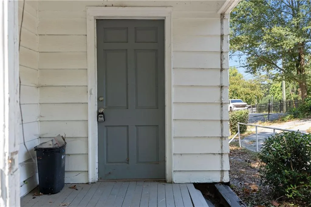 2102 E Roxboro Road, Brookhaven, Georgia 30324, 2 Bedrooms Bedrooms, ,1 BathroomBathrooms,Residential,For Sale,2102 E Roxboro Road,7651066
