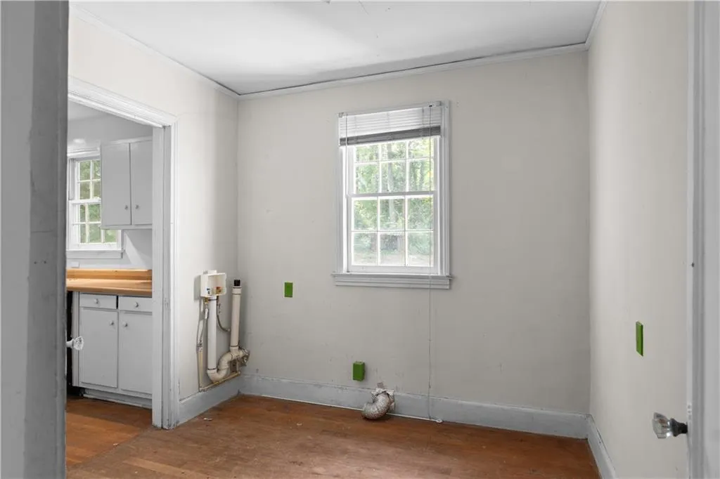 2102 E Roxboro Road, Brookhaven, Georgia 30324, 2 Bedrooms Bedrooms, ,1 BathroomBathrooms,Residential,For Sale,2102 E Roxboro Road,7651066