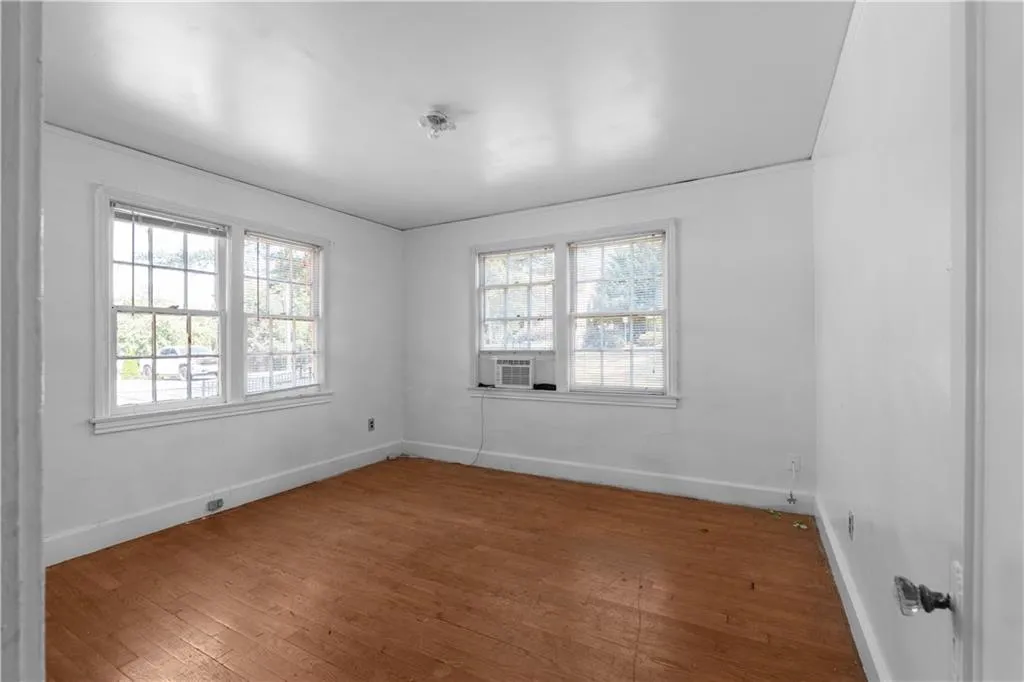 2102 E Roxboro Road, Brookhaven, Georgia 30324, 2 Bedrooms Bedrooms, ,1 BathroomBathrooms,Residential,For Sale,2102 E Roxboro Road,7651066
