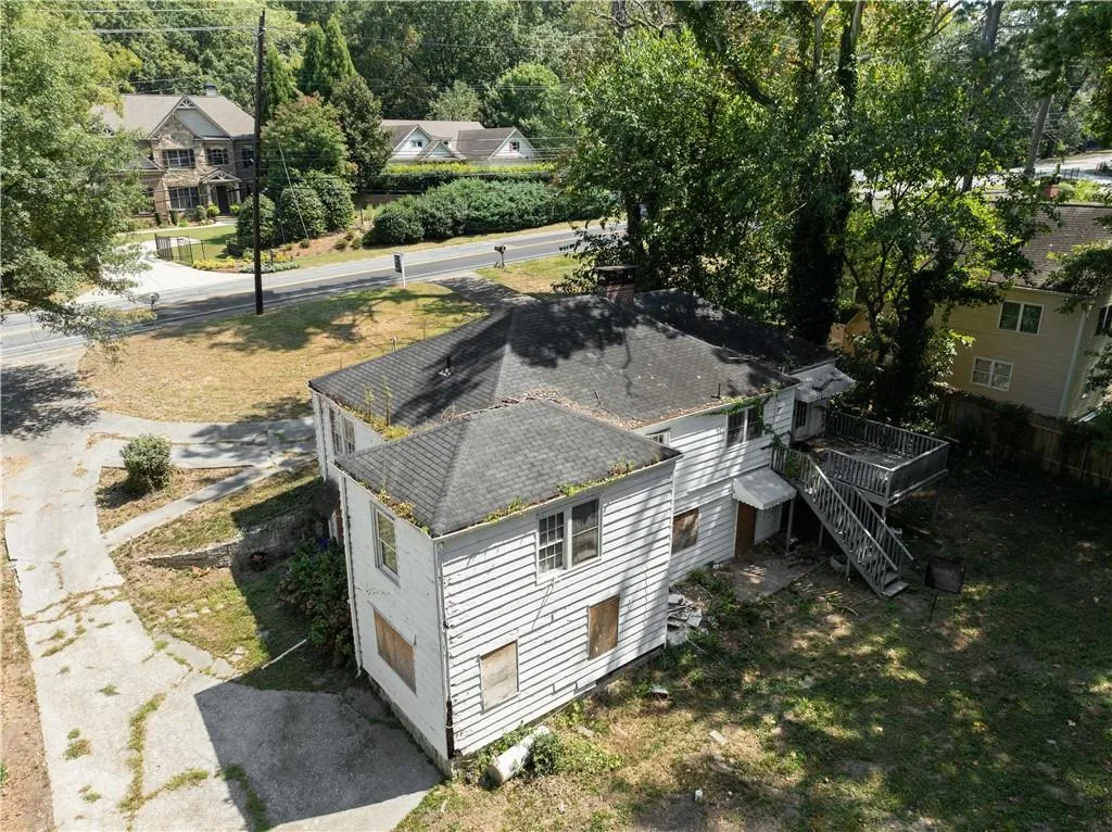 2102 E Roxboro Road, Brookhaven, Georgia 30324, 2 Bedrooms Bedrooms, ,1 BathroomBathrooms,Residential,For Sale,2102 E Roxboro Road,7651066