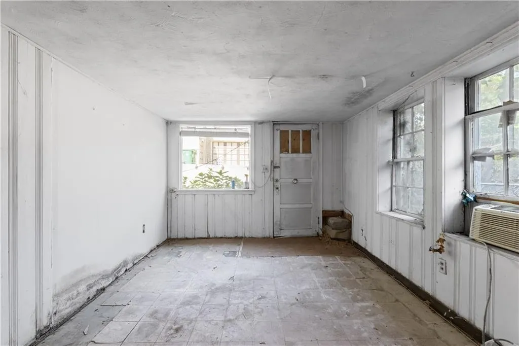 2102 E Roxboro Road, Brookhaven, Georgia 30324, 2 Bedrooms Bedrooms, ,1 BathroomBathrooms,Residential,For Sale,2102 E Roxboro Road,7651066