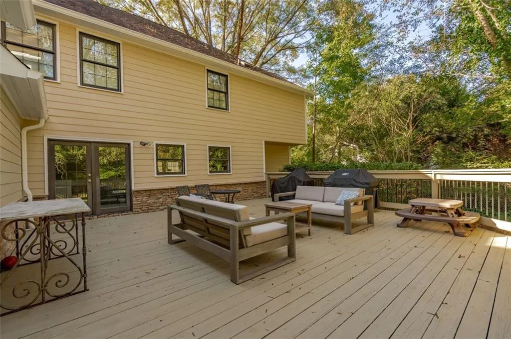 305 Brook Drive, Atlanta, Georgia 30328, 6 Bedrooms Bedrooms, ,4 BathroomsBathrooms,Residential,Sold,305 Brook Drive,6965658