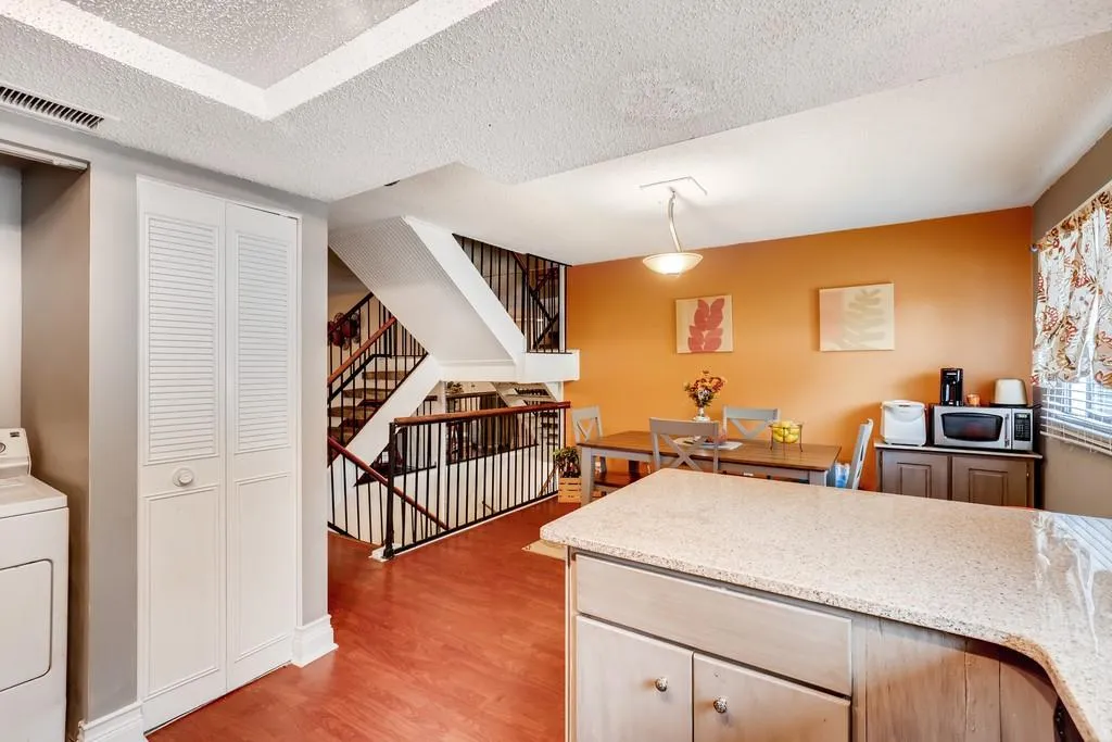 7354 Cardigan Circle Unit 4, Sandy Springs, Georgia 30328, 3 Bedrooms Bedrooms, ,3 BathroomsBathrooms,Residential,Sold,7354 Cardigan Circle Unit 4,6630492