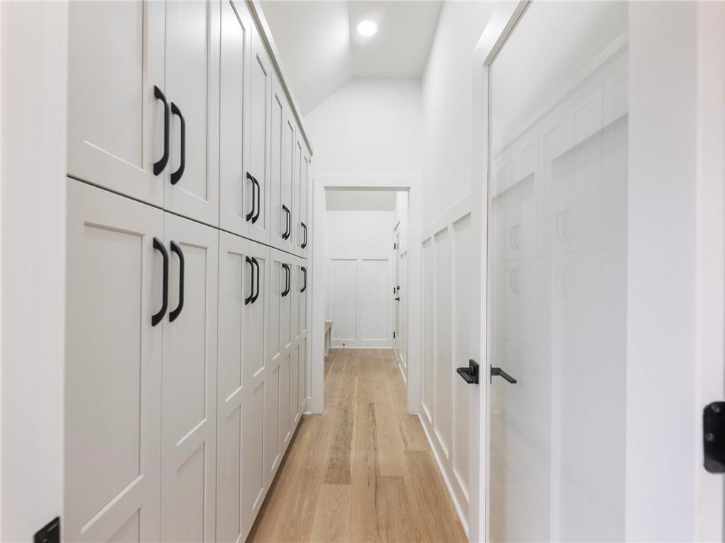 690 Amberidge Trail, Atlanta, Georgia 30328, 5 Bedrooms Bedrooms, ,5 BathroomsBathrooms,Residential,Sold,690 Amberidge Trail,7312346