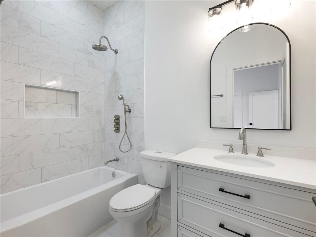 690 Amberidge Trail, Atlanta, Georgia 30328, 5 Bedrooms Bedrooms, ,5 BathroomsBathrooms,Residential,Sold,690 Amberidge Trail,7312346